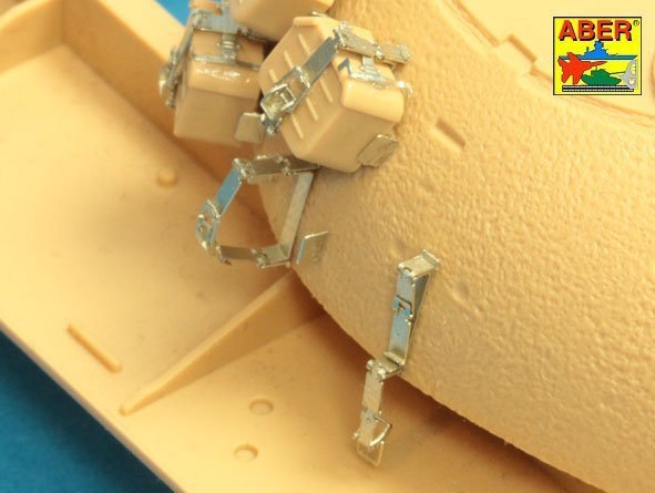 Aber 35A129 Mounts for additional ammunition boxes used on Soviet tanka like: T-54; T-55 or T-62 (1:35)