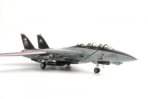 KA Models KP-72002A F-14A PLUS Tomcat &quot;SantaCat&quot; (ex Fujimi) 1/72