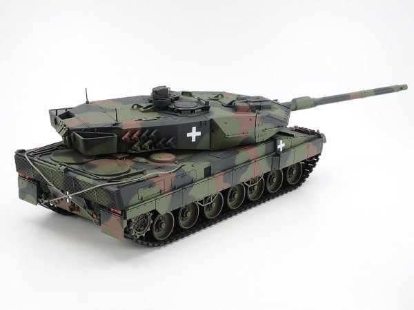 Tamiya 25207 Leopard 2A6 Tank &quot;Ukraine&quot; 1/35