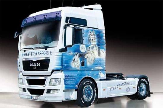 Italeri 3921 - MAN TGX XXL WOLF TRANSPORTE 1:24