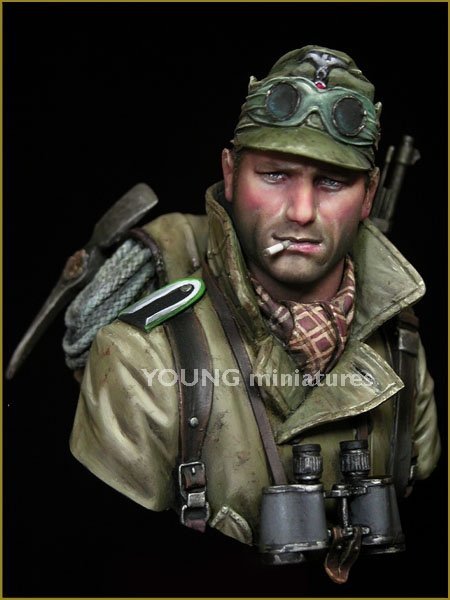 Young Miniatures YM1836 GERMAN GEBIRGSJAGER 1942 1/10