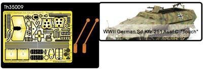AFV Club TH35009 WWII German Sd.Kfz.251 Ausf.C 1:35
