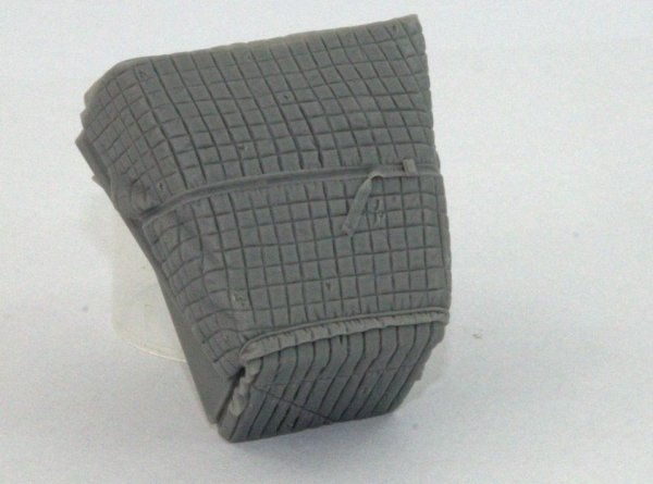 Panzer Art RE35-252 Studebacker engine deck with winter canvas 1/35