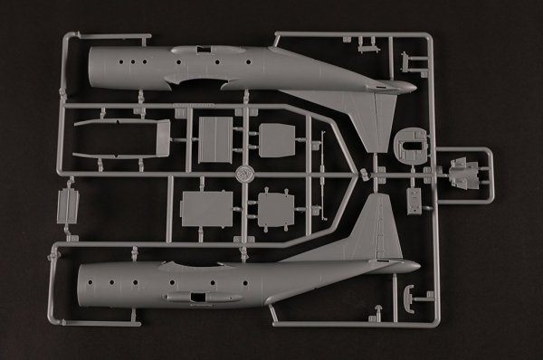 Hobby Boss 83906 Chinese Y-9 1/144