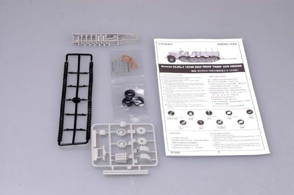Trumpeter 07252 Sd.Kfz.9 Schwere Zugkraftwagen 18t(Late Version) (1:72)