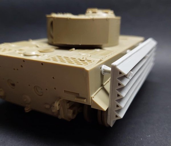 Panzer Art RE35-685 Tiger I tank wooden sapper “Bruckentafel” 1/35