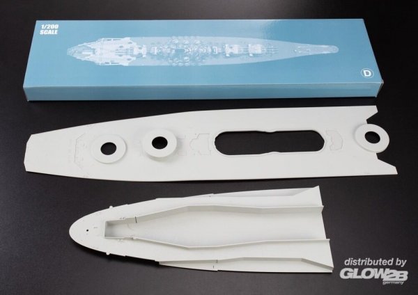 Glow2B 5058052 Yamato Battleship Premium 1/200