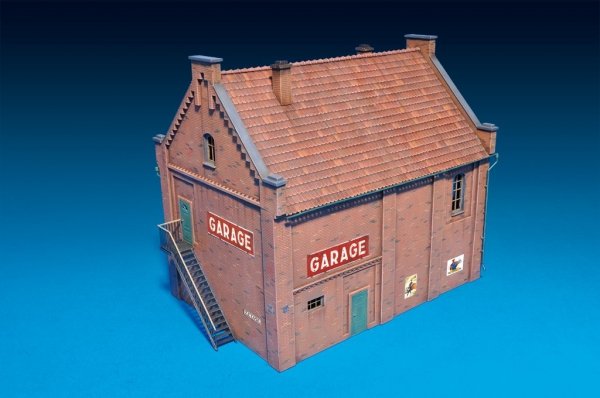 MiniArt 72031 BUILDING WITH GARAGE 1:72