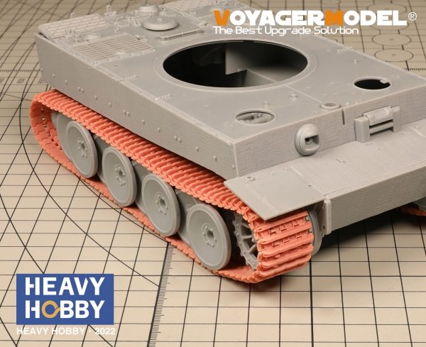 Heavy Hobby PT35003 WWII German Tiger I Initial Version Mirror Tracks Fit for Dragon 6262, 6600. RFM 5075, 5078 1/35