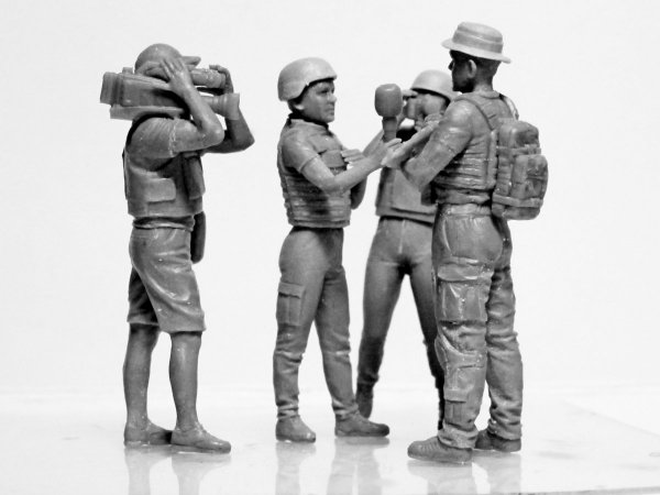 ICM 35751 Journalists in War 1/35