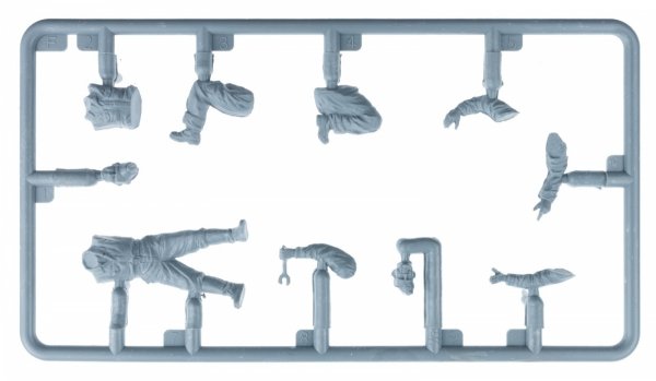 MiniArt 49024 GERMAN &amp; ROMANIAN PILOTS W/GROUND STAFF 1/48