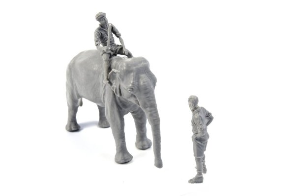 CMK F48345 WWII RAF Mechanic in India + Elephant with Mahout 1/48