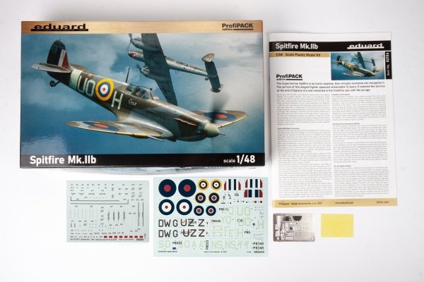 Eduard 82154 Spitfire Mk.IIb Profipack edition 1/48