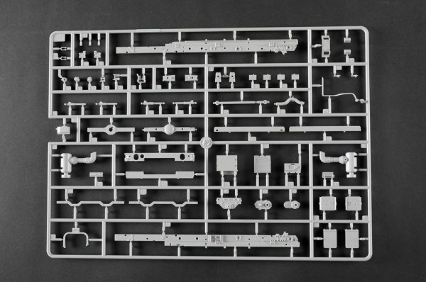 Trumpeter 01097 M1078A1P2 2.5 Ton LMTV Cargo Truck 1/35