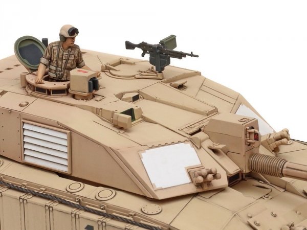 Tamiya 32601 British Main Battle Tank Challenger 2 (Desertised) 1/48