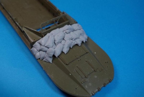 Panzer Art RE35-243 Sand armor for “DUKW” 1/35