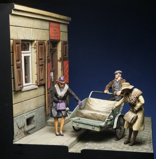 Toro 35F130 Lata Czterdzieste - Figurka - Kobieta w Kapeluszu 1/35