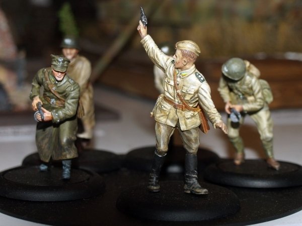 Toro 35F21 Lenino 1943 - 1-sza Armia Wojska Polskiego - Oficer piechoty z Naganem 1/35