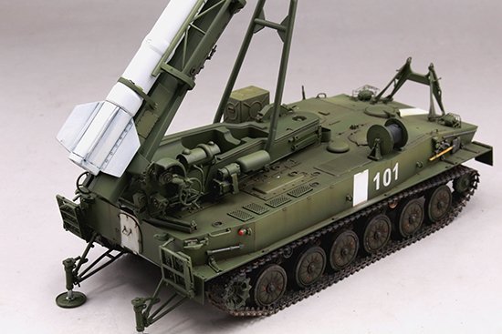 Trumpeter 09545 2P16 Launcher with Missile of 2k6 Luna (FROG-5) 1/35