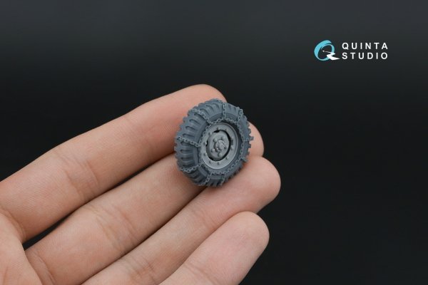 Quinta Studio QT35012 Dodge WC Family tyre set with chains (Zvezda) 1/35