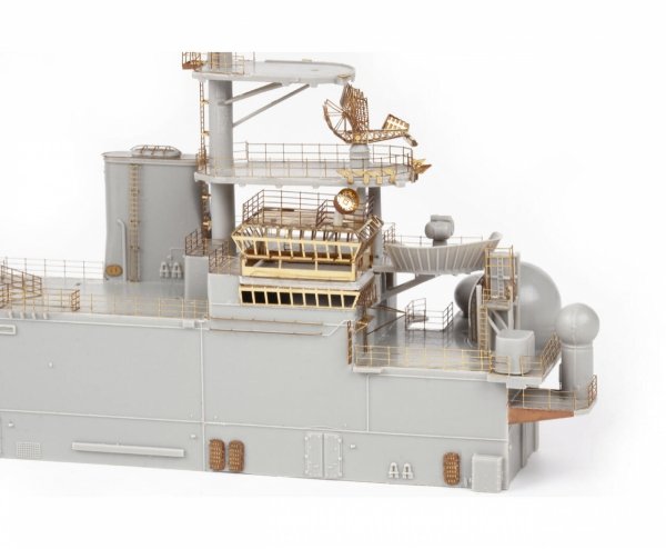 Eduard 53320 USS Wasp LHD-1 part 3 Trumpeter 1/350