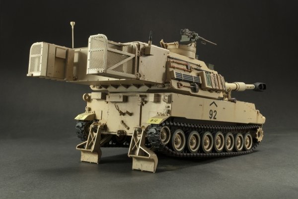 AFV Club 35248 M109A6 Howitzer PALADIN (1:35)