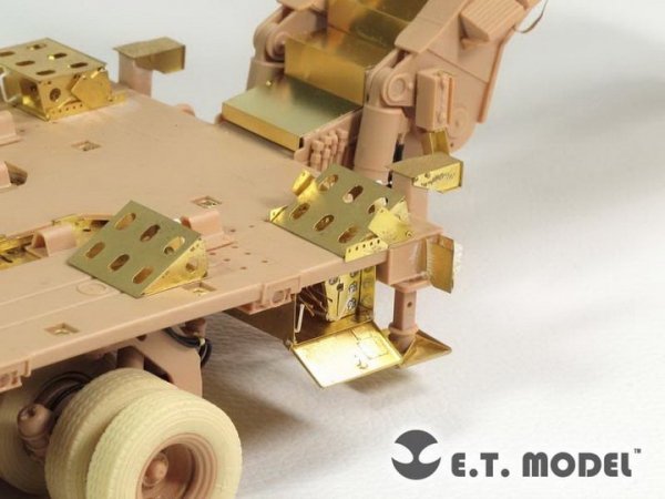 E.T. Model E35-133 Modern U.S. M1000 Heavy Equipment Trailer (For HOBBY BOSS 85502) (1:35)