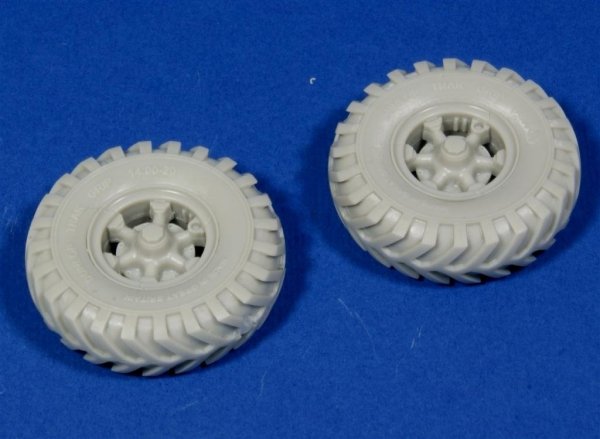 Panzer Art RE35-134 Road wheels for Sd.Kfz.9 “FAMO” (British cross country tyres) 1/35