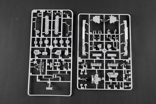 Trumpeter 07404 Sd.Kfz.8 Gepanzerter Zugkraftwagen 12t 1/72
