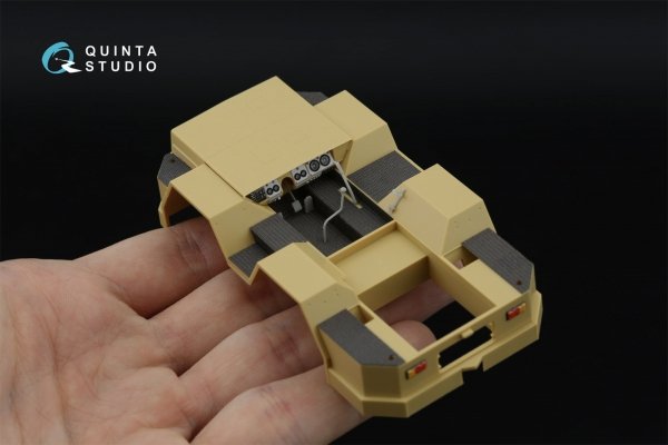 Quinta Studio QD+48648 Russian naval tow tractor 3913 3D-Printed &amp; coloured Interior on decal paper (RFM) (with 3D-printed resin parts) 1/48