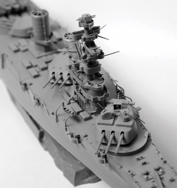 Zvezda 9052 Soviet battleship MARAT (1:350)