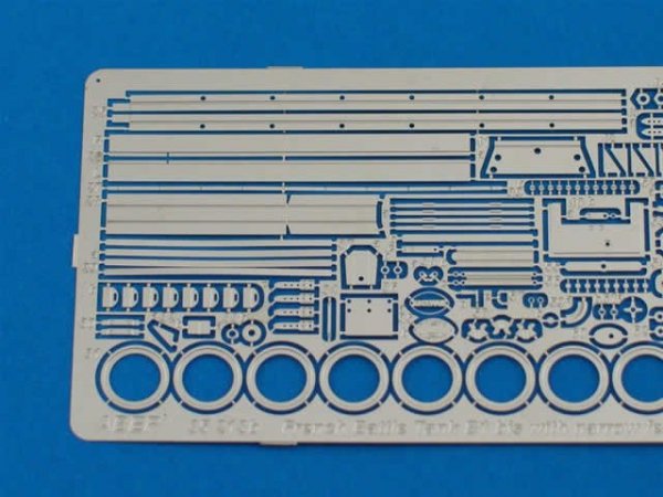 Aber 35213 French battle tank B1 bis version with narrow fenders (1:35)