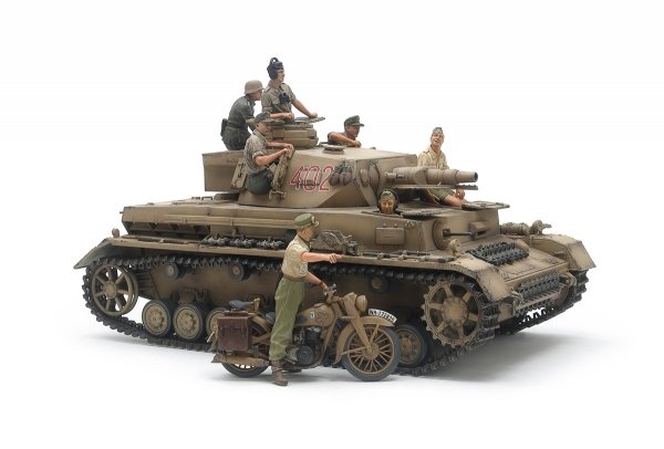 Tamiya 25208 Panzerkampfwagen IV Ausf F. &amp; Motorcycle North Africa 1/35