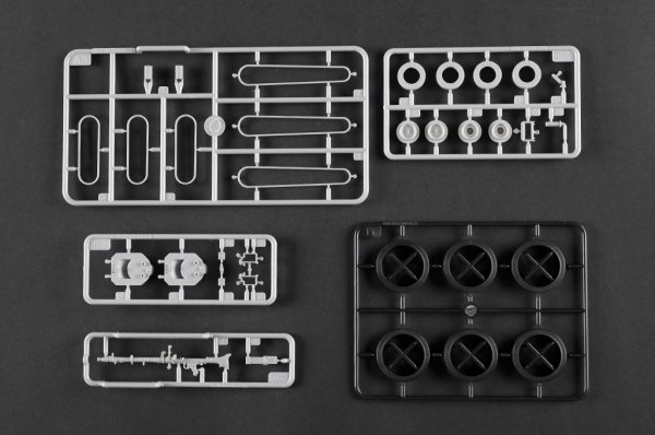 Trumpeter 00953 German Sd.Kfz.165 Hummel Late Production 1/16