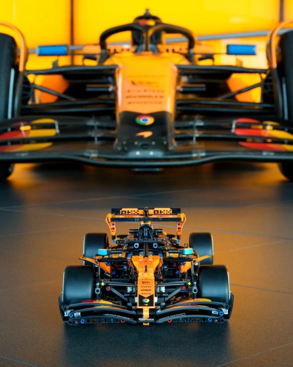 LEGO 42228 Technic Bolid McLaren MCL39 F1®