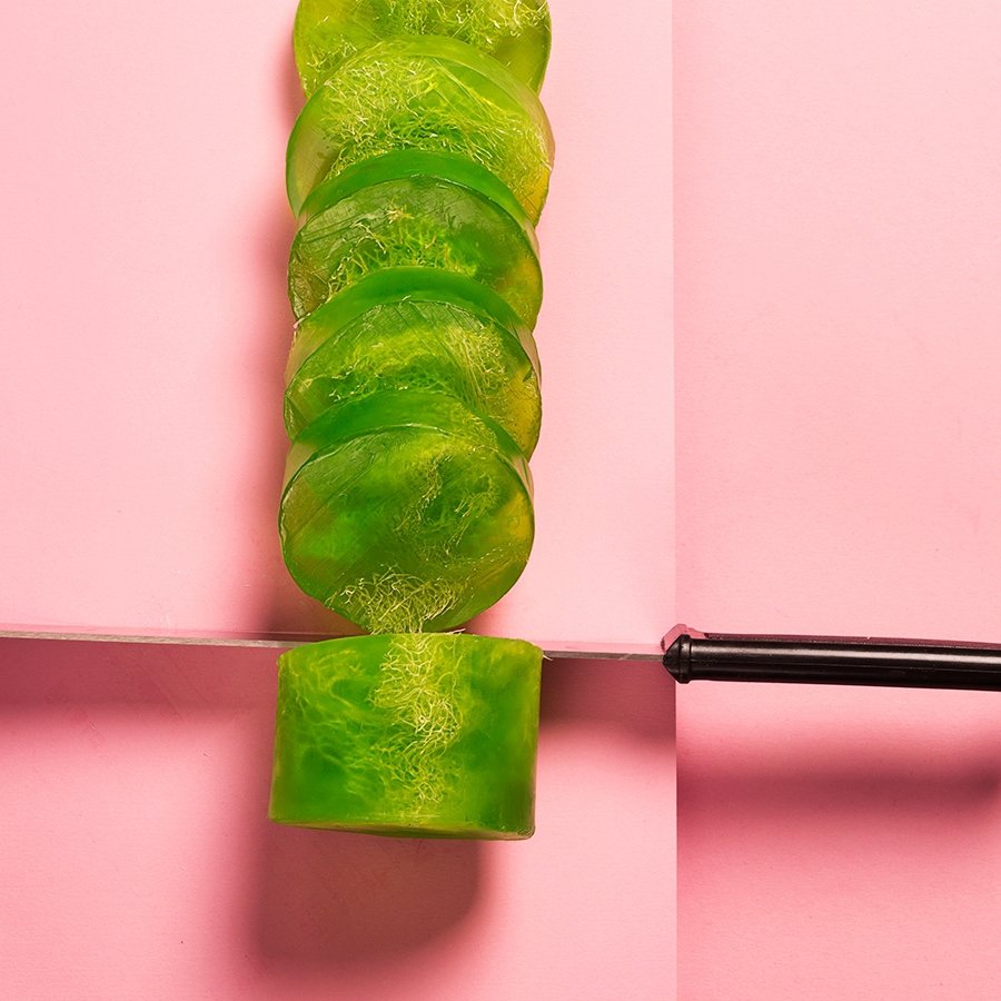 GLYCERINE SOAP WITH LOOFAH SPONGE - green tea