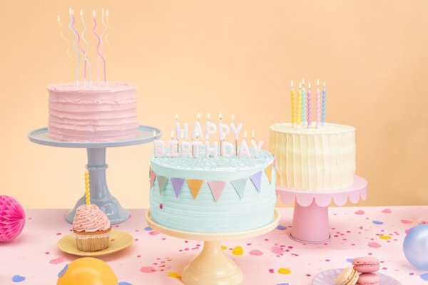 Świeczki urodzinowe Happy Birthday, 2.5 cm, biały (1 op. / 13 szt.)