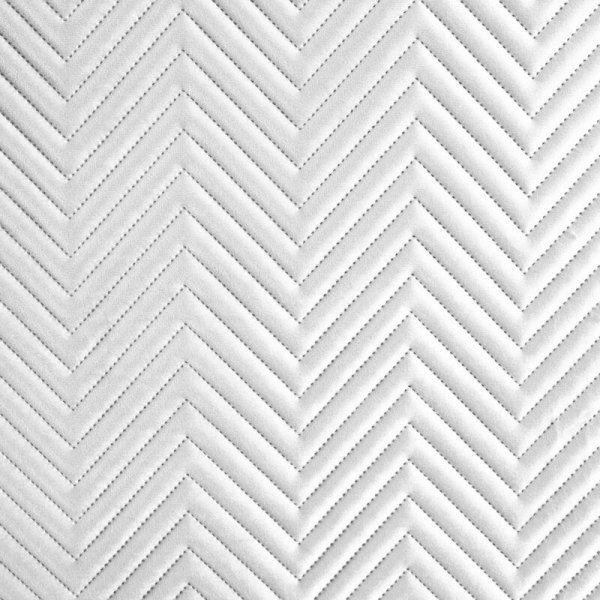Narzuta SOFIA z miękkiego i matowego welwetu pikowana w jodełkę metodą hot press 170x210cm Biały