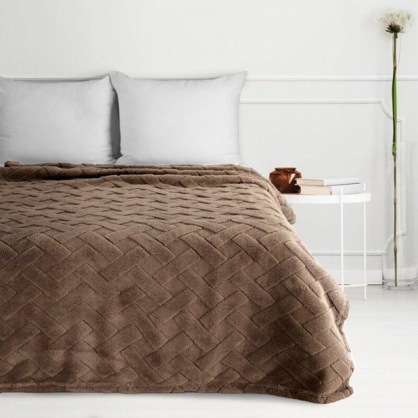 Koc flano 220x200 cm zdobiony wytłaczanym wzorem CARO Design 91 Ciemny Brąz 