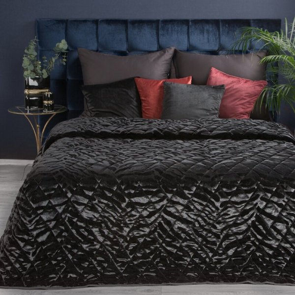EUROFIRANY PREMIUM Narzuta KRISTIN 3 z miękkiego welwetu przeszywana w geometryczny wzór 230x260cm czarny