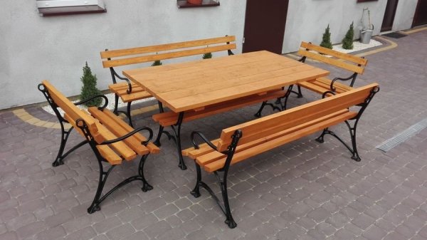 Zestaw MAJA królewki z podłokietnikiem stół 200x90 ławki żeliwne certyfikat 