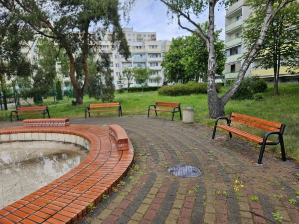 Ławka parkowa Alicja ZO 5 desek czarne nogi 200 cm