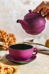 DZBANEK 400ml Z FILIŻANKĄ i spodkiem FUKSJA żeliwny na  prezent