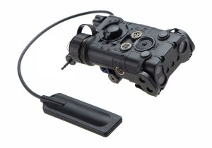 Moduł PEQ typu NGAL (latarka, laser red, laser IR) - czarny