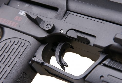 Well - Replika R-4