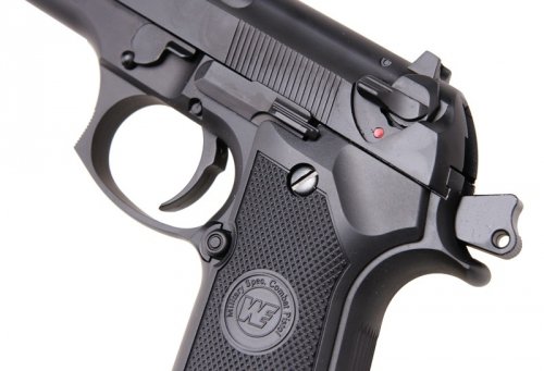 WE -  Replika M92
