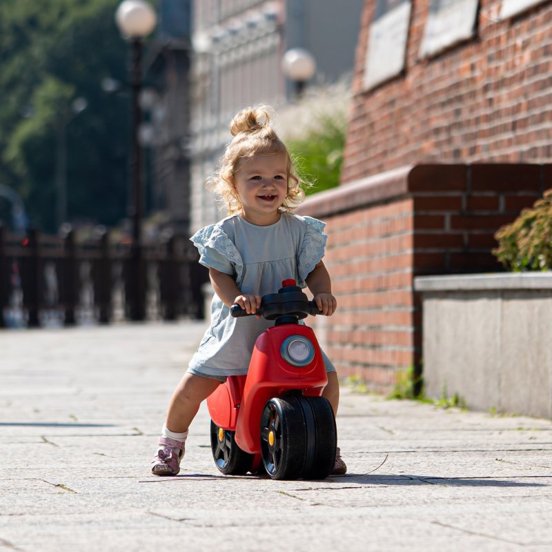 FALK  Jeździk Scooter Strada Scooter Czerwony Ciche Opony od 1 Roku