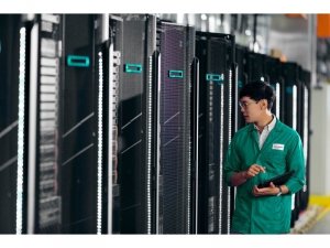 Hewlett Packard Enterprise Zestaw DL325 Gen10+ 2SFF U Enable Kit P20418-B21