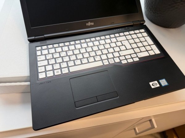 Fujitsu Notebook poleasingowy LifeBook E559 Core i5-8265U (8-gen)1,6 GHz / 16 GB / SSD 240GB / 15.6" FullHD / Win 11 Pro