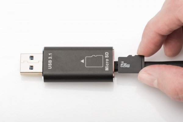 EDNET Kabel USB 3.1 Lightning z czytnikiem microSD &quot;Smart Memory&quot; dla Apple Czarny